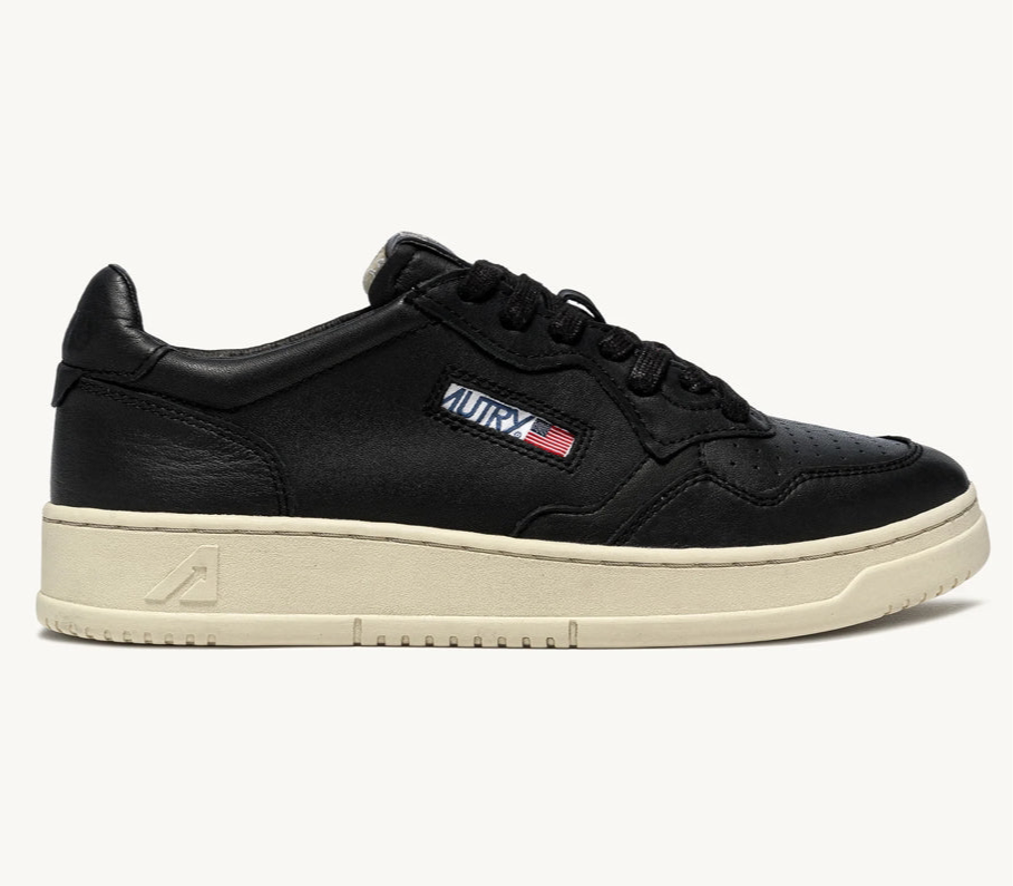 UNISEX SNEAKERS MDLST AUS SUPERWEICHEM SCHWARZEM NAPPALEDER