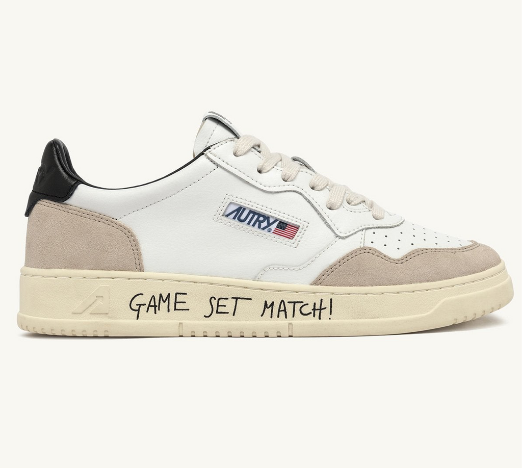 UNISEX SNEAKERS MEDALIST LOW AUS SCHWARZES UND WEISSES LEDER UND WILDLEDER MIT SCHRIFTZUG
