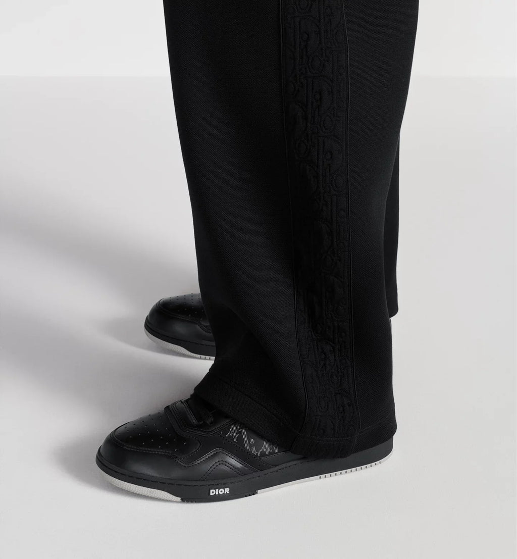 UNISEX SNEAKERS 27B -/Schwarz mit Schriftzug