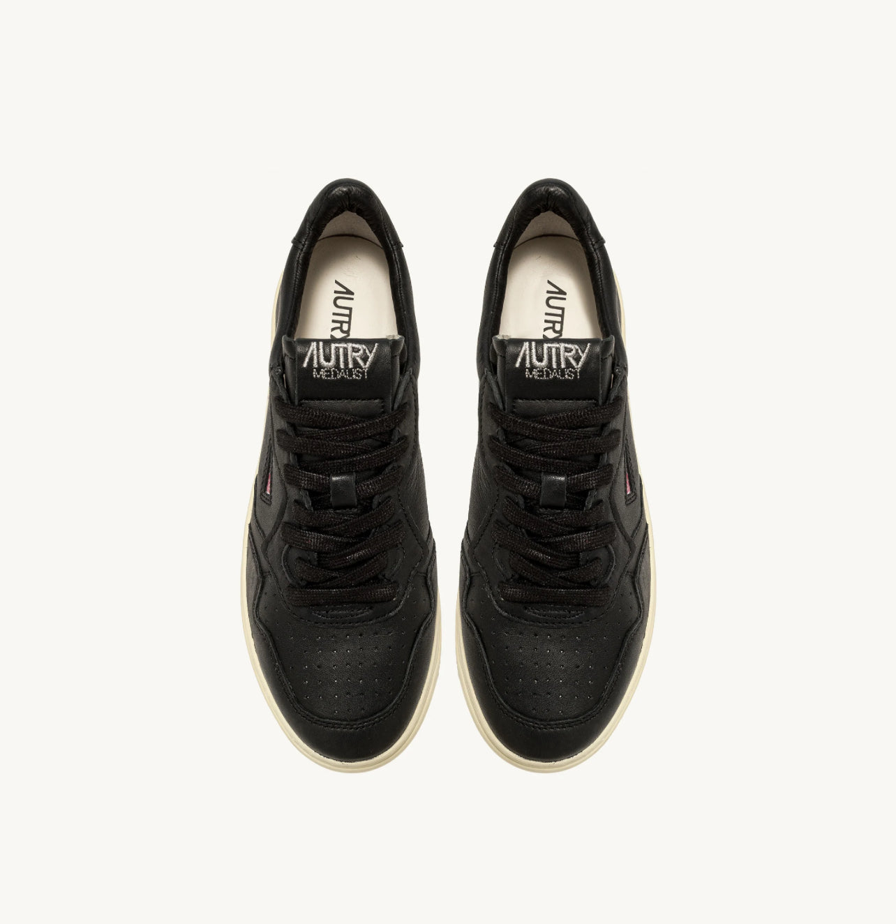 UNISEX SNEAKERS MDLST AUS SUPERWEICHEM SCHWARZEM NAPPALEDER