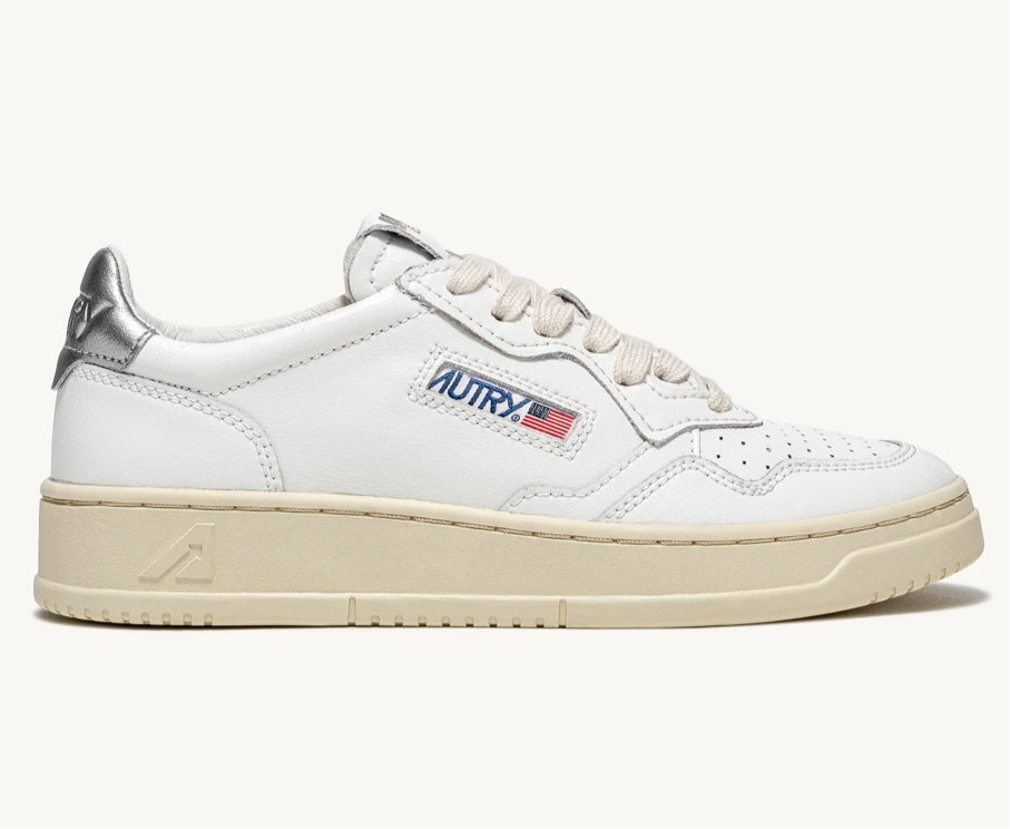 UNISEX SNEAKERS MDLST AUS LEDER IN WEISS UND SILBER METALLIC