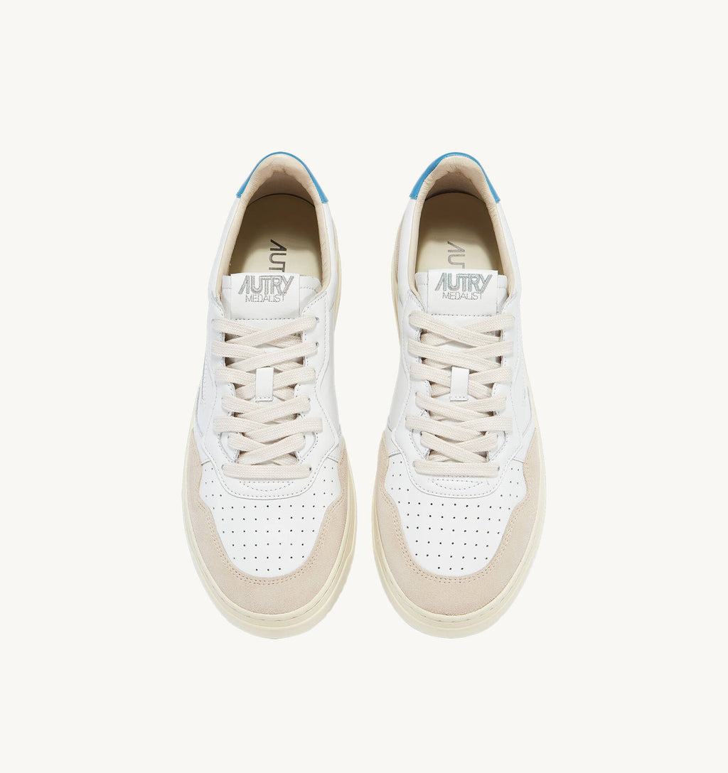 UNISEX SNEAKERS MDLST AUS WILDLEDER UND LEDER FARBE WEISS BABYBLAU