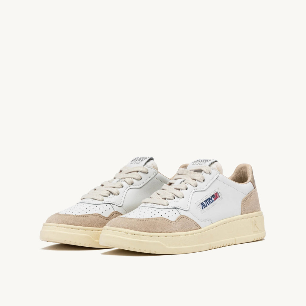 UNISEX SNEAKERS MDLST AUS LEDER UND WILDLEDER IN WEISS UND GOLD