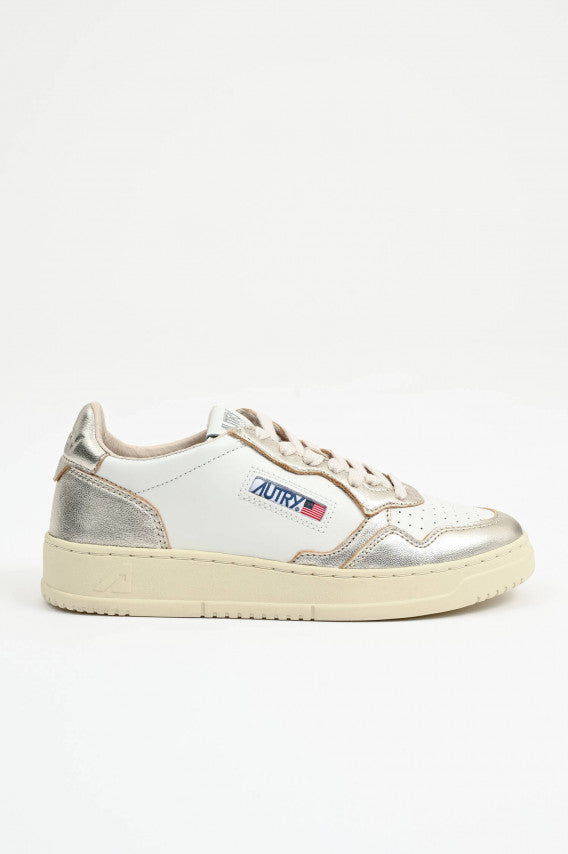 UNISEX SNEAKERS MDLST AUS WILDLEDER UND LEDER FARBE WEISS SILBER