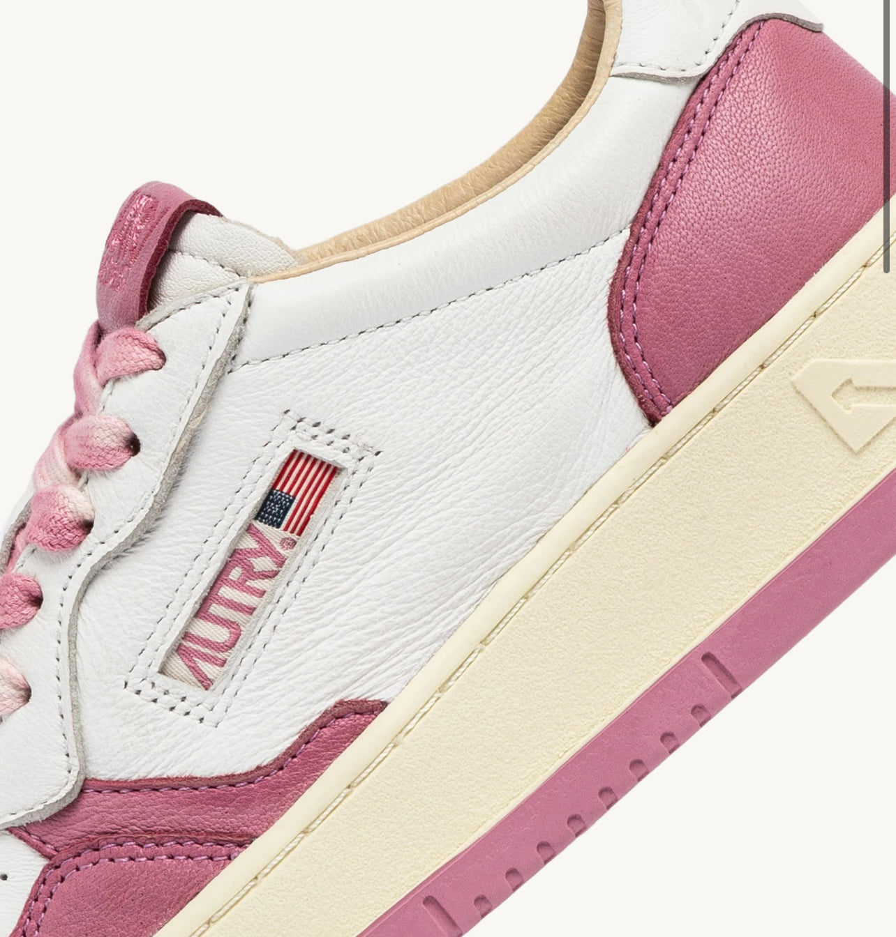 UNISEX SNEAKERS MDLST AUS WEISSEM LEDER MIT FOXGLOVE