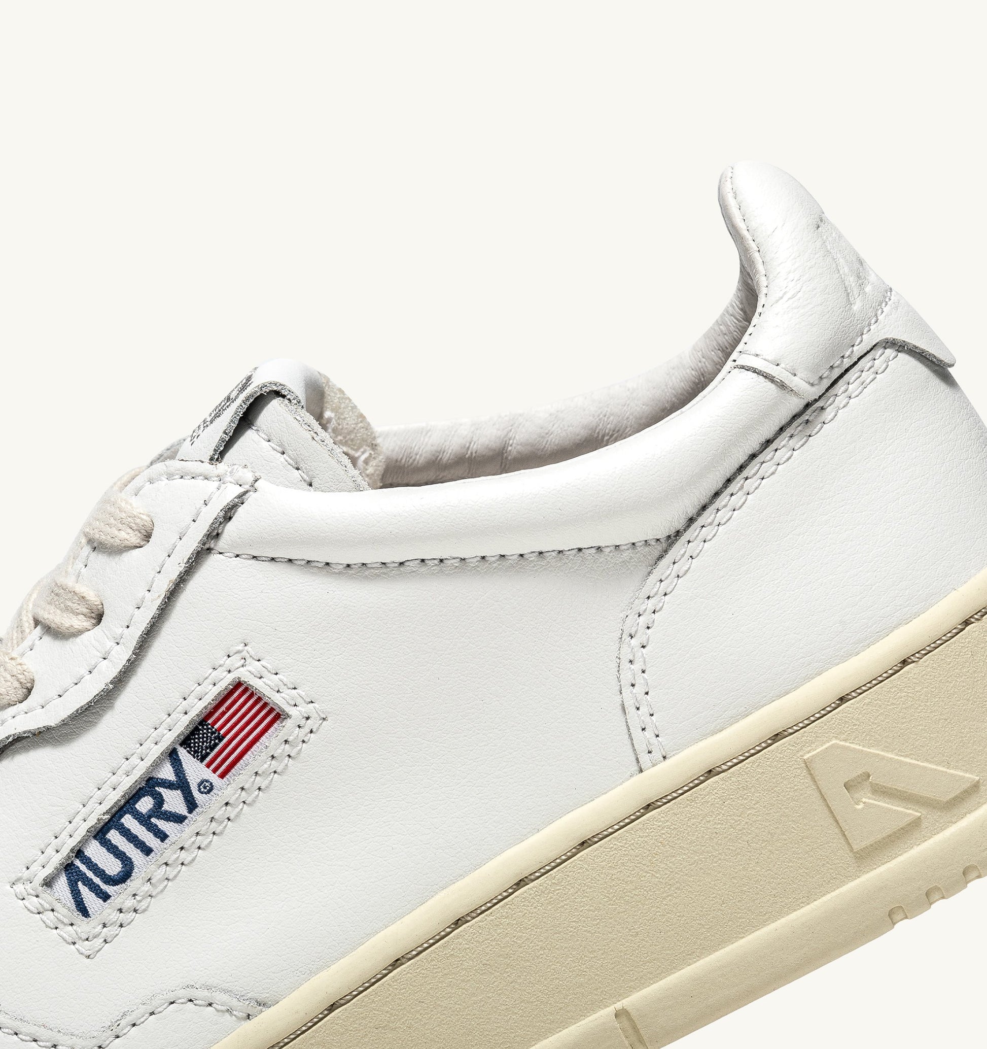 UNISEX SNEAKERS MDLST LOW AUS WEISSEM LEDER