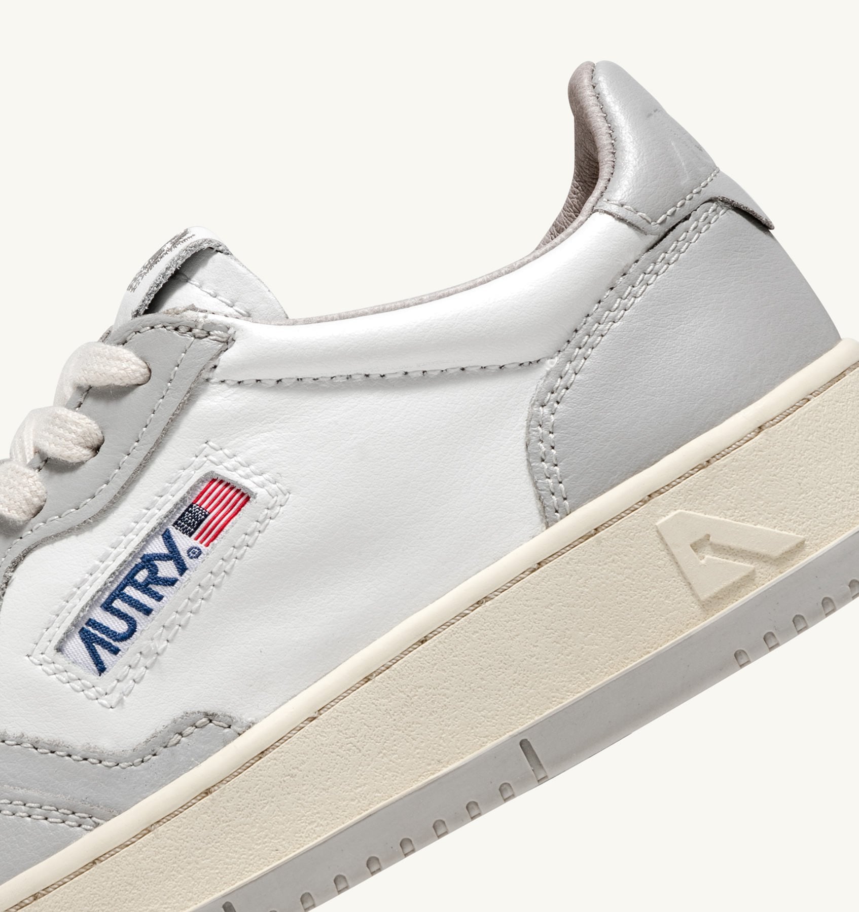 UNISEX SNEAKERS MDLST LOW BICOLOR AUS WEISSEM UND VAPOR LEDER