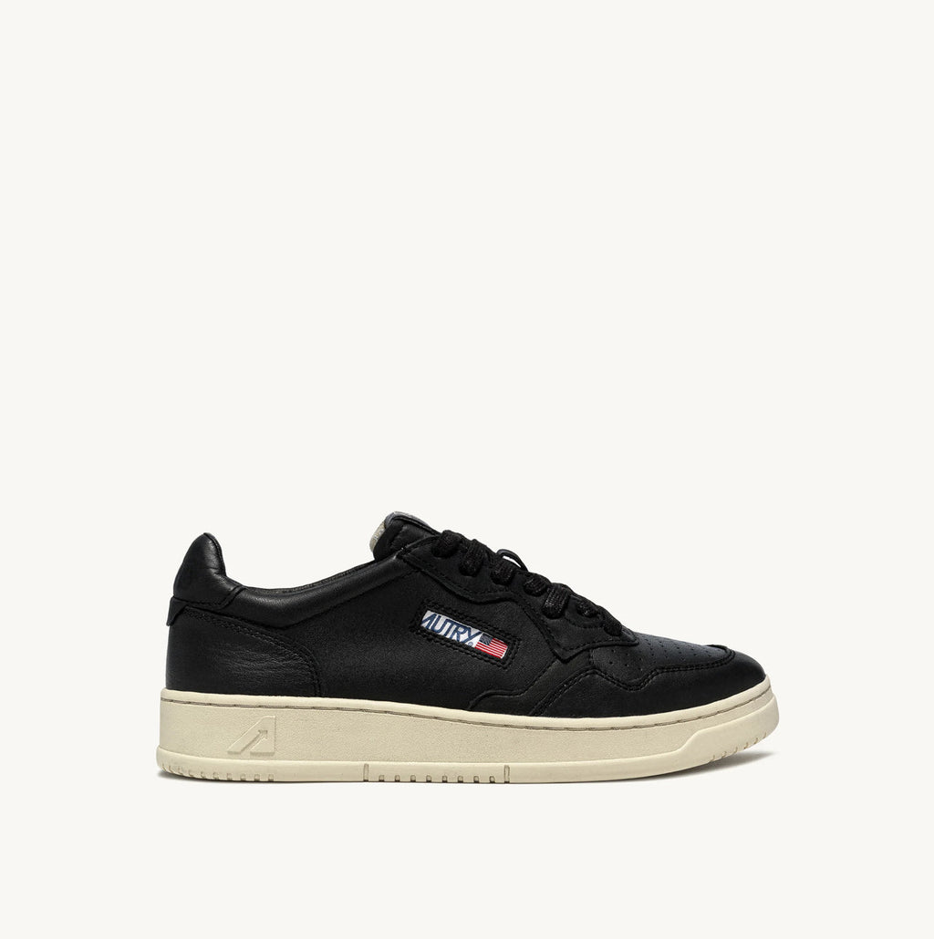 UNISEX SNEAKERS MDLST AUS SUPERWEICHEM SCHWARZEM NAPPALEDER